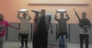 "دق الكف".. شاهد أشهر عروض الفلكلور الواحاتى لفرقة ذوى الهمم بالوادى الجديد