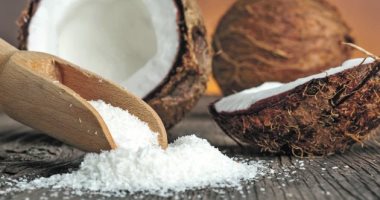 وصفات طبيعية للعناية بجمالك بزيت جوز الهند.. تبييض الأسنان وعلاج علامات التمدد