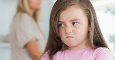 بيزعق دايماً ومتوتر..7 طرق هتساعدك فى التعامل مع طفلك العصبى