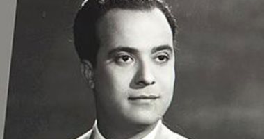 زعموا أن معه 80 راقصة.. ماذا فعل كارم محمود عندما وزع المتطرفون منشورات ضده؟