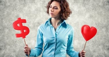 سألنا البنات فى الجواز تختارى الحب ولا الفلوس؟.. اعرف قالوا إيه