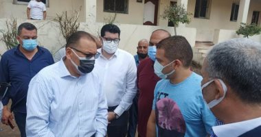 محافظ الشرقية يتفقد موقف الأحرار ويجتمع برؤساء المدن لبحث ملف تقنين الأراضى