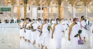 وصول أول فوج من المعتمرين للمسجد الحرام بعد انتهاء موسم الحج.. صور