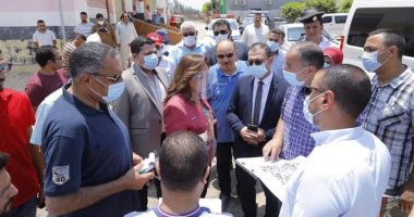 محافظ دمياط تزور مشروعات "حياة كريمة" فى قريتى الوسطانى وأم الرزق