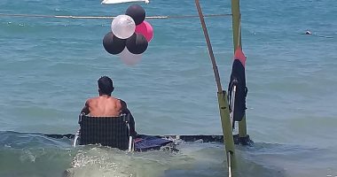 انتهاء ممشى ذوي الهمم في شاطئ المندرة المجاني بالإسكندرية.. صور