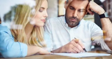 7 طرق تساعدك تكونى الصديق المفضل لجوزك.. شاركيه التخطيط وتحدثى معه يوميًا