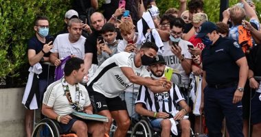 رونالدو يصل مقر تدريبات يوفنتوس لبدء استعدادات الموسم الجديد.. فيديو