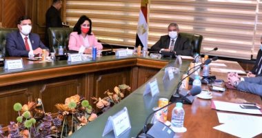  اجتماع بين الطيران والسياحة والصحة لتنفيذ أعمال لجنة التفتيش الأمني والبيئى بالمطارات 
