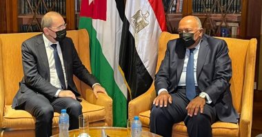 شكرى يبحث مع نظيره الأردنى تعزيز العلاقات والتنسيق حيال التطورات الإقليمية