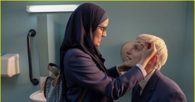لورين باتيل بالحجاب فى فيلم Everybody's Talking About Jamie    