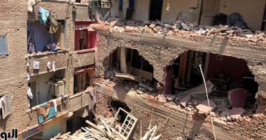 الحماية المدنية تبحث عن شخص وزوجته أسفل أنقاض عقار الوراق