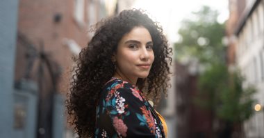 المصرية منى مكاوي تفوز بجائزة إيمي الأمريكية الخاصة بالإنتاج التلفزيونى