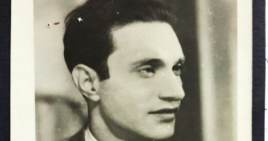 100 صورة.. محمد عبد الوهاب مجدد الفن وموسيقار الأجيال