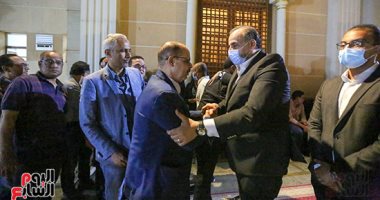 الكاتب الصحفى أكرم القصاص يشارك فى عزاء والد محمد شبانة.. صور