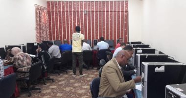 محافظة أسوان تجرى اختبارات التأهيل للدورات بمركز التنمية المحلية.. صور
