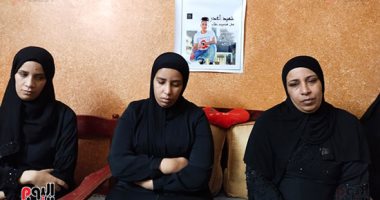 جريمة فى بهتيم..  كباكا قتل محمود بسبب 200 جنيه.. الجانى تربص بالقتيل بعد 4 سنوات وأزهق روحه أمام المارة.. والدة الضحية: "ابنى اتاخد غدر وسندنا فى الدنيا راح".. وأصدقاؤه: نطالب بحقه ممن غدروا به.. فيديو 