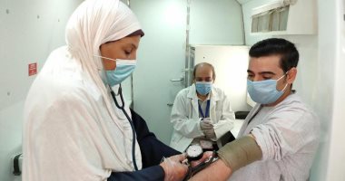 تقديم الخدمات الطبية لـ1801 مواطن بقرية شارونة فى المنيا ضمن "حياة كريمة"