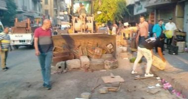 حملة لرفع الإشغالات بشارع شبرا ومتفرعاته فى القاهرة
