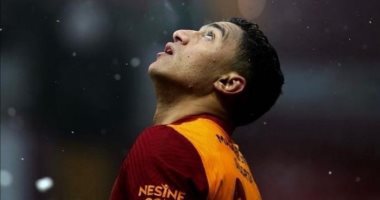 والد مصطفى محمد يتدخل لتفعيل جالاتا سراى بند شراء نجله من الزمالك
