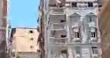 إزالة الدور الـ17 من العقار المائل فى الإسكندرية