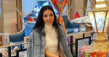 برة الملعب ..منة نصر حكم الكرة الطائرة: بحب منى زكى ومطربى المفضل مصطفى قمر   
