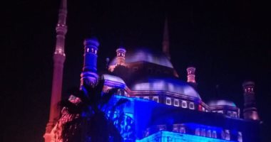 القلعة تضىء باللونين الأزرق والبرتقالى احتفالا باليوم العالمى للكبد.. صور