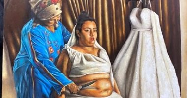 مريم عبرت عن معاناة "البلس سايز" بلوحة مشروع تخرجها والموديل "هى ووالدتها"