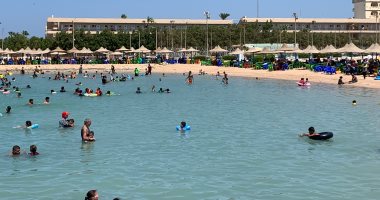 شواطئ الغردقة كاملة العدد ونسبة اشغال السياحة الداخلية بالفنادق تتخطى 70%.. لايف