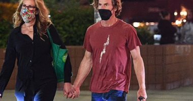 جوليا روبرتس مع زوجها بعد احتفالهما بمرور 19 عام على زوجهما.. صور
