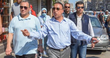 محافظ الإسكندرية يأمر بإيقاف مدير إشغالات المنتزه ثان وإحالته للتحقيق.. صور