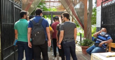 طلاب الثانوية العامة بالمحلة يؤدون امتحان الأحياء واستاتيكا.. لايف وصور