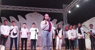 فرع ثقافة أسوان يختتم عروض المسرح المتنقل بوادى عبادى.. صور