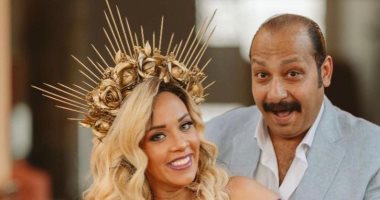الفنان محمد ثروت يتغزل فى زوجته: بحبك يا أم دهب