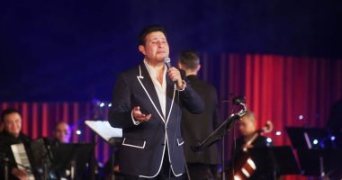 هانى شاكر يبدأ حفل دار الأوبرا بدعاء يارب ويعلق: كلنا ندعى لبلدنا مصر .. صور