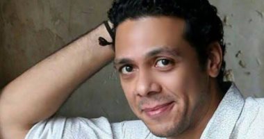 حمزة العيلى مؤلف فى مسلسل "شقة 6" مع روبى