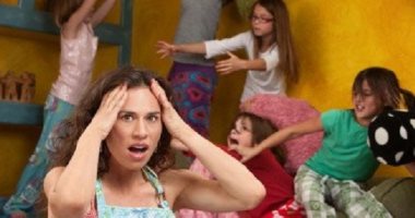 5 أفضال للأخت الكبرى عليك في يومها العالمي.. بتحل الأزمات وولادها هيعلموك الصبر