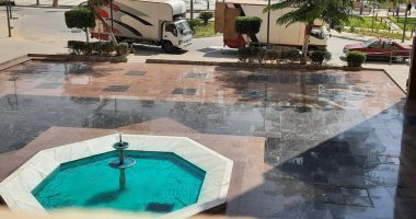 نائب رئيس جامعة عين شمس يتابع أعمال التطوير لقاعات التدريس بكلية الآداب