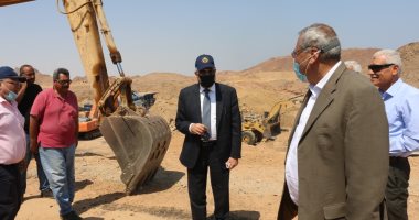 محافظ جنوب سيناء يتابع أعمال تطوير مضمار الهجن والطريق الدائري الجديد بشرم الشيخ