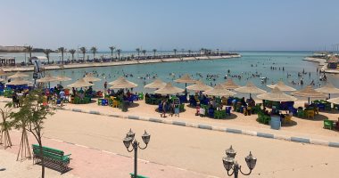 ارتفاع درجات الحرارة تجبر المواطنين على الهروب من المنازل لشواطئ الغردقة.. لايف