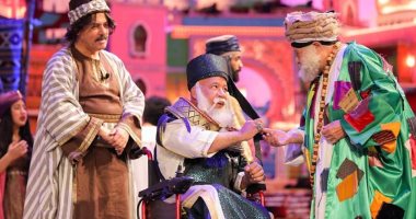 شريف دسوقى يخطف الأنظار لحظة ظهوره في مسرحية "ياما في الجراب ياحاوى" للنجم يحيى الفخرانى