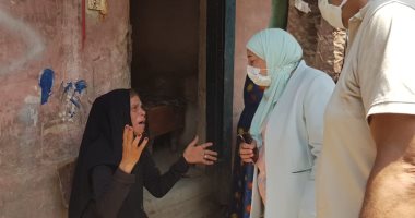سكان "عزبة أبو قرن" بمصر القديمة يتسلمون وحدات مفروشة بمدينة معا.. الأهالى: ربنا رحمنا من العقارب والثعابين وأخيرا هنعيش حياة أدمية.. والمحافظة توفر وسائل لنقل السكان للوحدات الجديدة.. فيديو وصور