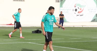 الطائي السعودي يتعاقد مع الجزائري أمير سعيود لاعب الأهلي السابق