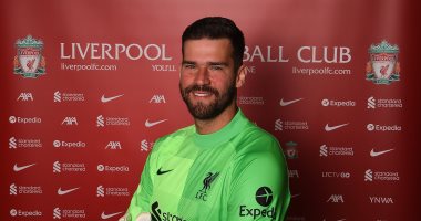 ليفربول يمدد تعاقد أليسون رسميا حتى 2027