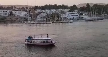 أسوان تتحرر من العاصفة.. فتح المجرى الملاحى للنيل بعد تحسن الأحوال الجوية.. لايف