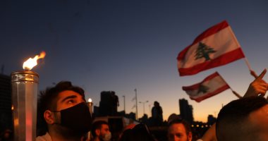 365 يوما على فاجعة مرفأ بيروت.. البطريرك المارونى يرأس قداسا للدعاء للضحايا.. مسيرات لعائلاتهم ووقفات بالشموع.. "الأمن الداخلى"يضع الزهور بموقع الانفجار.. باريس تستضيف مؤتمرا دوليا لدعم لبنان بمشاركة مصرية