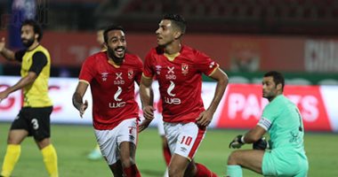 محمد شريف يقفز للمركز الثانى بهدافى الأهلي التاريخيين