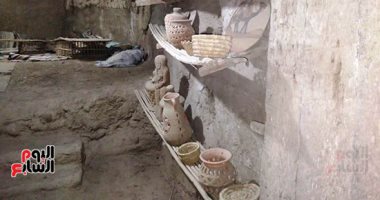 عمره 500 سنة.. بيت مصباح الواحاتى أقدم منزل تراثى بالوادى الجديد.. آخر ما تبقى من درب السندادية العريق.. يضم 4 طوابق من الطوب اللبن وخشب الدوم والنخيل.. تحول إلى مزار سياحى ووجهة لعشاق التراث القديم..صور وفيديو