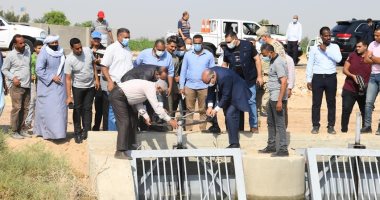 محافظ قنا يفتتح 36 مأخذ مياه بمشروع استكمال رى 12500 فدان.. صور