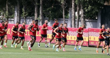 مصطفى محمد يقود مران جالاتا سراى استعدادا لجونستون الأسكتلندي باليوروبا ليج.. صور 
