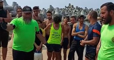 تدريبات عملية للغطاسين على شواطئ الإسكندرية لإنقاذ الغرقى.. لايف